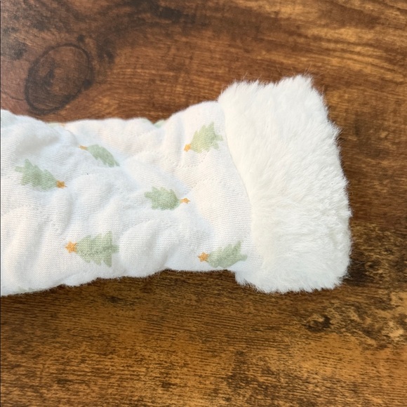 Adorable Holiday White and Gold Kids Footie - Picture 4 of 8